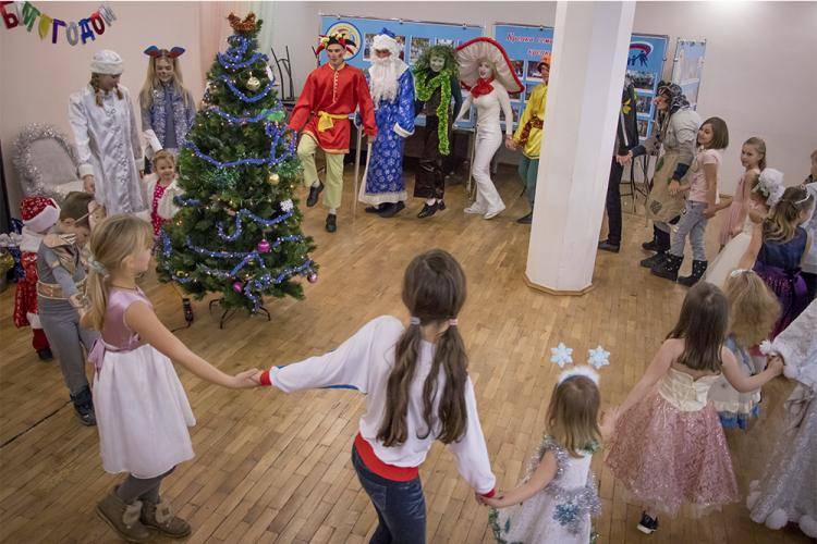 В НИУ «БелГУ» провели благотворительное новогоднее театрализованное представление для детей из малообеспеченных семей

